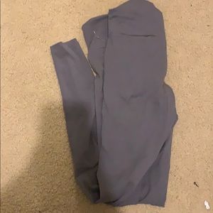 gray leggings